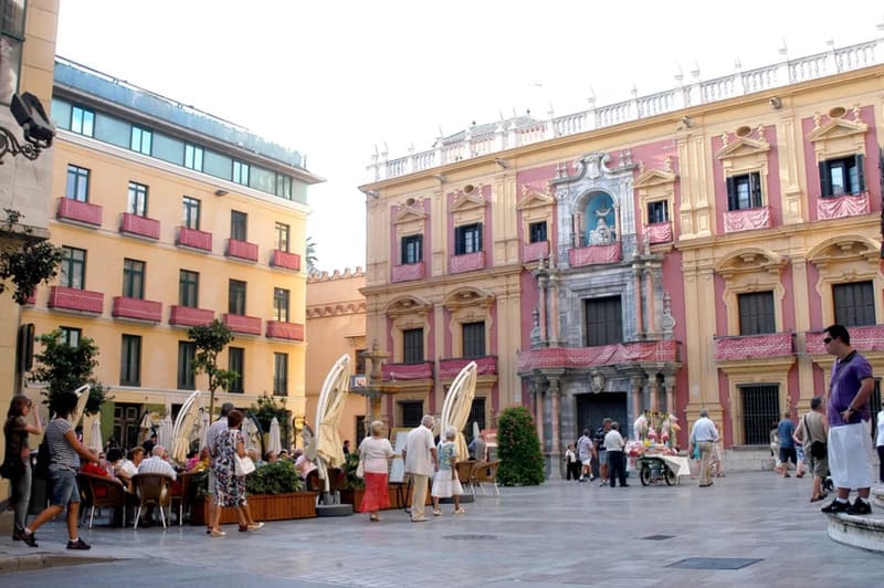 Descubre la Historia y Belleza de la Plaza del Obispo: Un Tesoro Oculto en el Corazón de la Ciudad