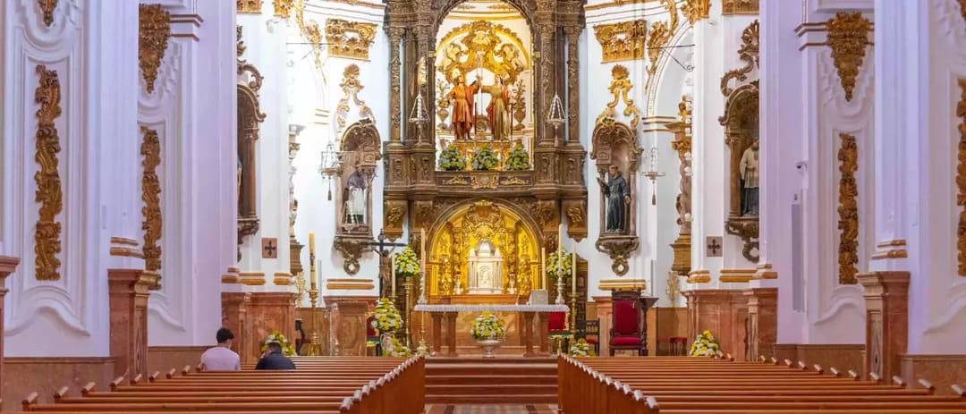 Descubre la belleza histórica de las Torres de Ciriaco