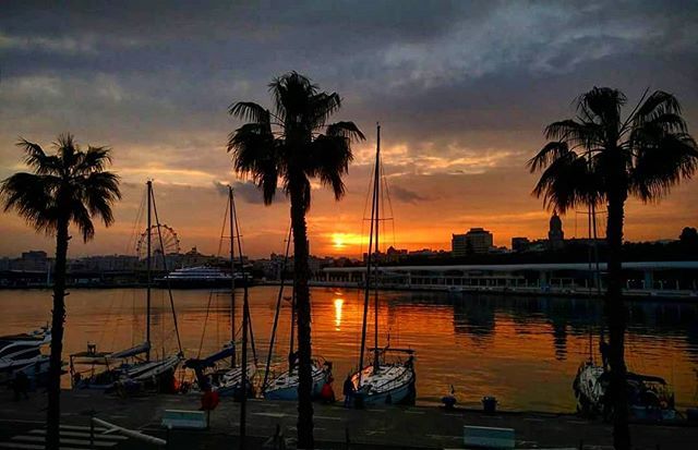 atardecer en Málaga desde el muelle uno