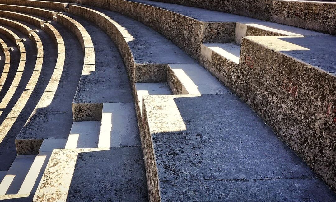 El Teatro Romano de Málaga: Un Viaje a la Época Romana y Monumentos Cercanos